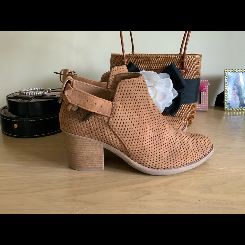 Cute booties! Worn once